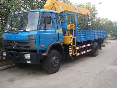 Dongfeng 153 4x2 truck crane