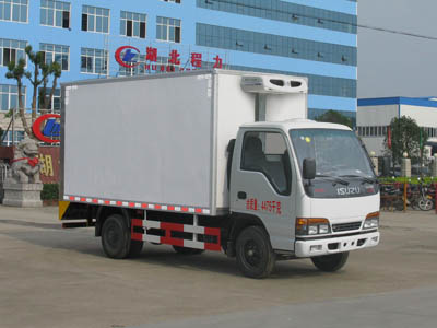 ISUZU  4x2 refrigerator truck