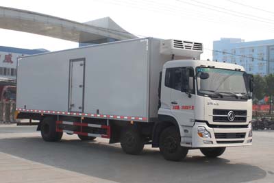 Dongfeng Tianlong 6x2 refrigerator truck